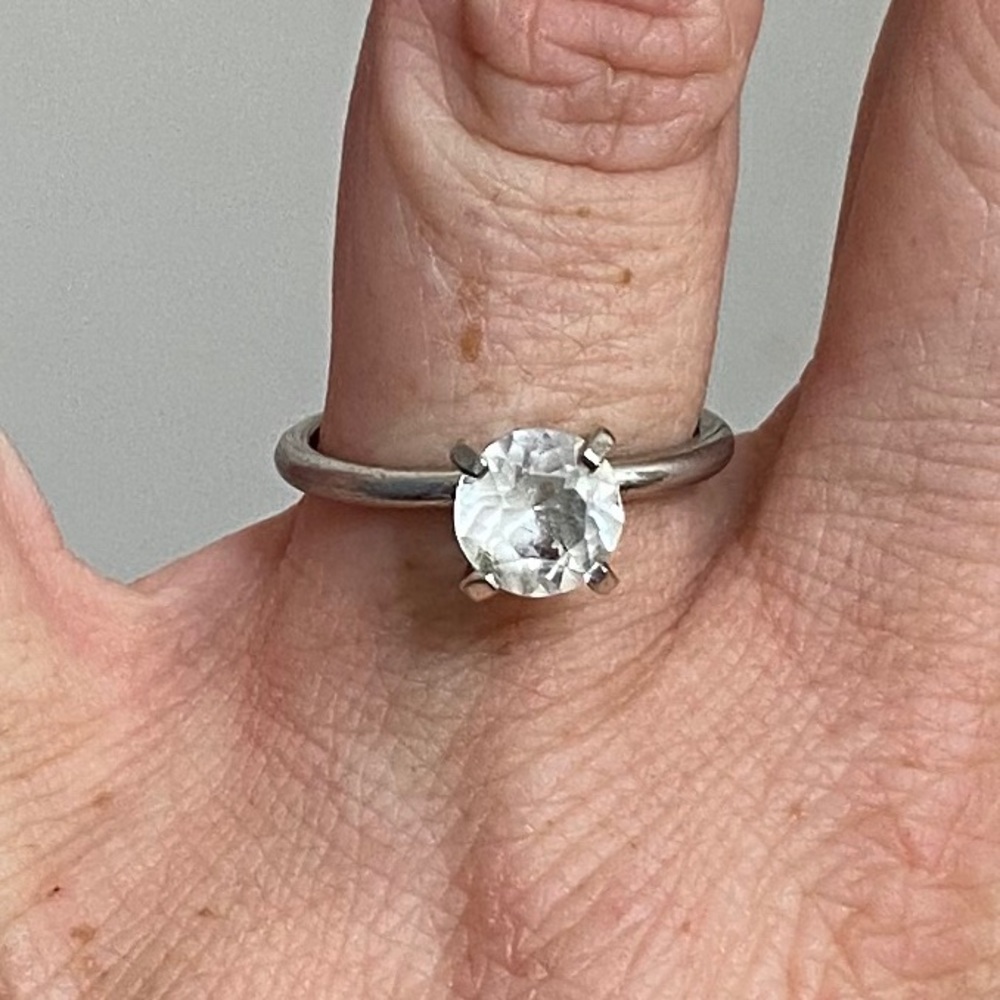 Beautiful round cut vintage ring.